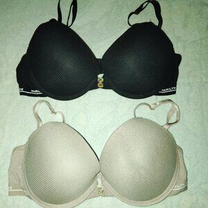 LOT OF 2 WOMENS BRAS UNDERWIRE PADDED PUSH UP RIBBED MARILYN MONROE SIZE 34C